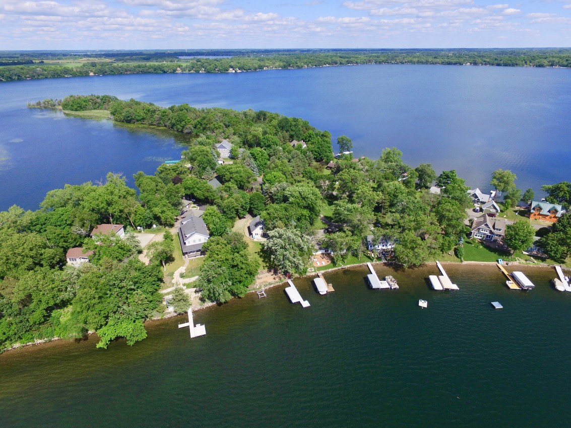 Lake Sylvia Peninsula Home Rental | Chartered Rentals