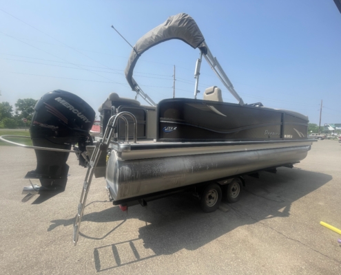 Premier Pontoon 18 Passenger